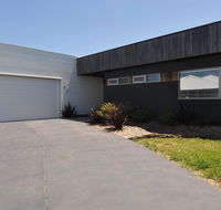 SUNNYSIDE - SURF SIDE - Accommodation Sunshine Coast