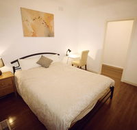 Sunny House - Melbourne Airport Home - Accommodation Sunshine Coast