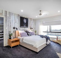 Sunset Penthouse Couples Retreat close to Airlie Beach Champagne on arrival - Accommodation Sunshine Coast