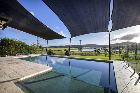 Sunset Retreat Airlie Beach Rural Getaway - Accommodation Sunshine Coast 2