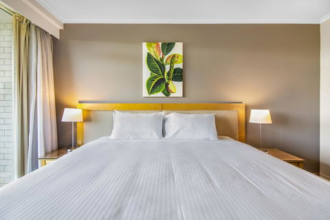 Super Convenient Apartment With Garden Views - Accommodation Sunshine Coast 1