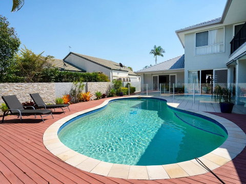 Super Sized Family Retreat With A Pool - Accommodation Sunshine Coast 0