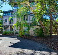 Surfside Beach House 17 - Rainbow Shores Swimming pool 2 minute walk to beach air conditioning relax here - Accommodation Sunshine Coast
