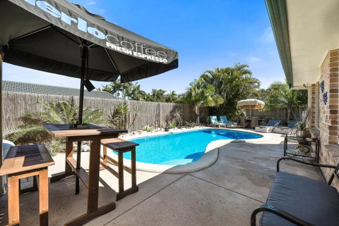 Sweetbrush Place - Accommodation Sunshine Coast 0