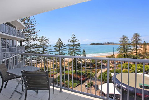 Syrenuse 22 - 3 BDRM Oceanview Apt On Esplanade - Accommodation Sunshine Coast 1