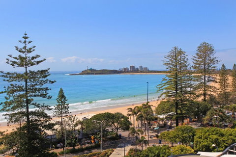 Syrenuse 22 - 3 BDRM Oceanview Apt On Esplanade - Accommodation Sunshine Coast 0