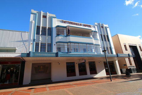 Tattersalls Hotel - Accommodation Sunshine Coast 0