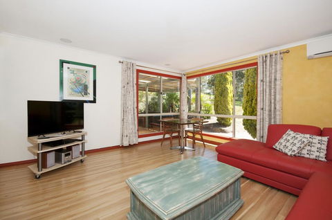 Tennessee Hill Cottage - Accommodation Sunshine Coast 3