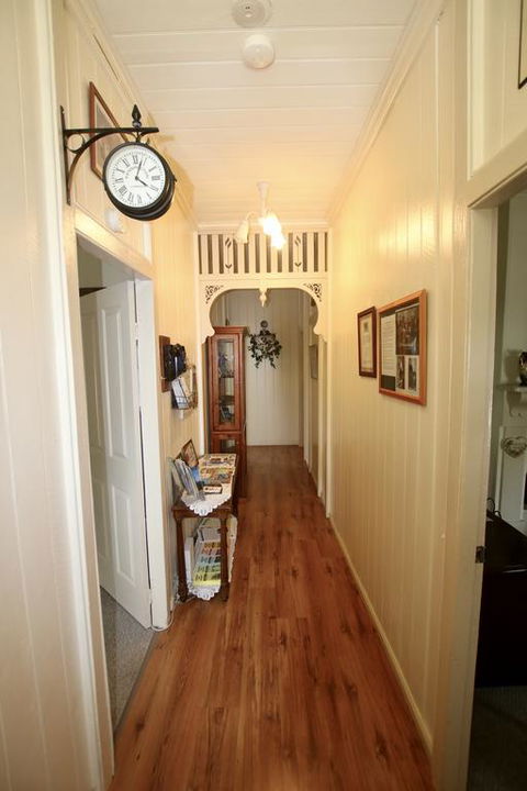 Tenterfield Historic C1895 Cottage - Accommodation Sunshine Coast 3