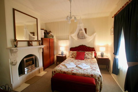 Tenterfield Historic C1895 Cottage - Accommodation Sunshine Coast 2
