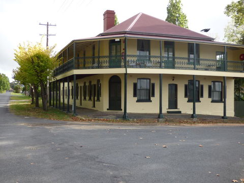 Tenterfield Lodge - Accommodation Sunshine Coast 1