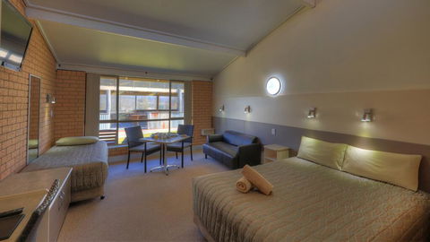 Tenterfield Motor Inn - Accommodation Sunshine Coast 2