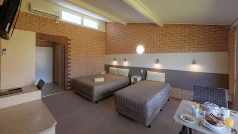Tenterfield Motor Inn - Accommodation Sunshine Coast 1