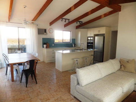 TERRIFIC ON TAMARA CRESCENT - Accommodation Sunshine Coast 3
