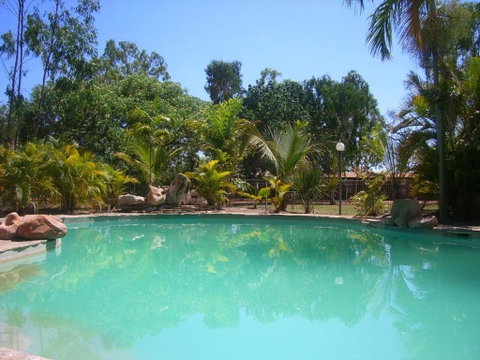 Territory Manor Motel & Caravan Park - Accommodation Sunshine Coast 0