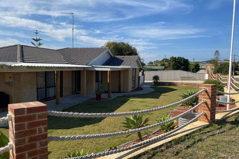 The Anchorage - Accommodation Sunshine Coast 0