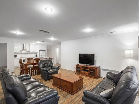 The Antonia Way - Accommodation Sunshine Coast 0