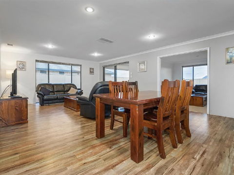 The Antonia Way - Accommodation Sunshine Coast 2