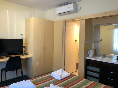 The Astor Suites - Accommodation Sunshine Coast 1