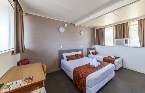 The Australian Hotel Murgon - Accommodation Sunshine Coast 2