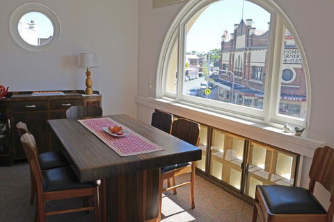 The Bank B&B West Wyalong - Accommodation Sunshine Coast 2