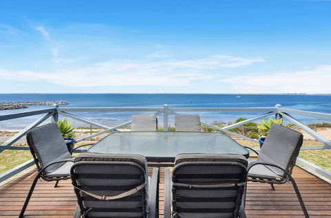 The Beach House - Point Turton - Accommodation Sunshine Coast 0