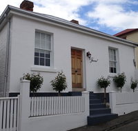 Patersonia Cottage - Accommodation Sunshine Coast