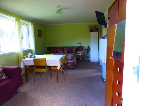 Quamby Pines Chalet - Accommodation Sunshine Coast 4