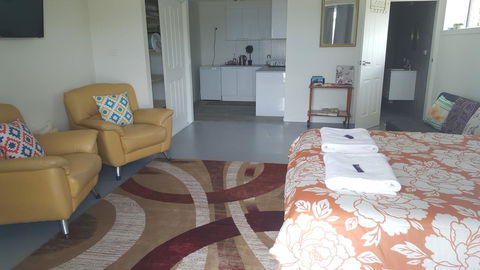 AppleBay Guest House - Accommodation Sunshine Coast 13