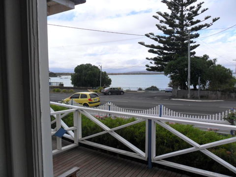Freycinet Waters - Accommodation Sunshine Coast 12