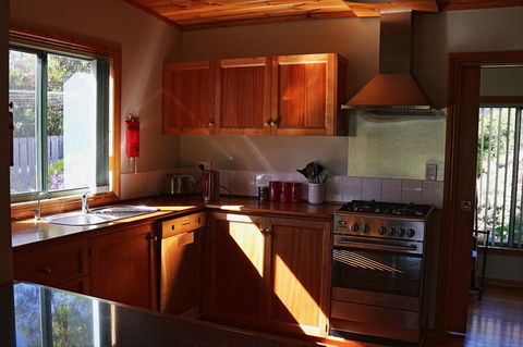 Hazards Beach House - Accommodation Sunshine Coast 4