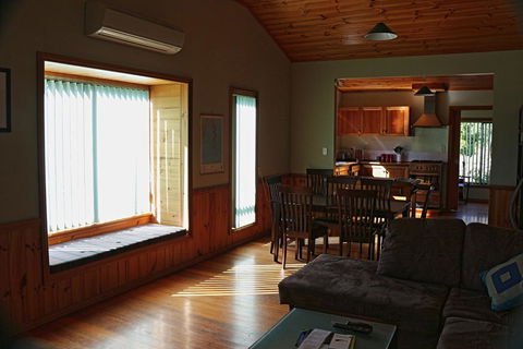 Hazards Beach House - Accommodation Sunshine Coast 6
