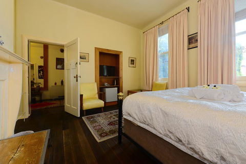 Edinburgh Gallery Bed & Breakfast - Accommodation Sunshine Coast 23