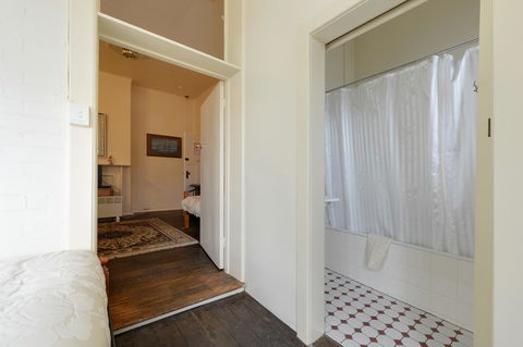 Edinburgh Gallery Bed & Breakfast - Accommodation Sunshine Coast 33