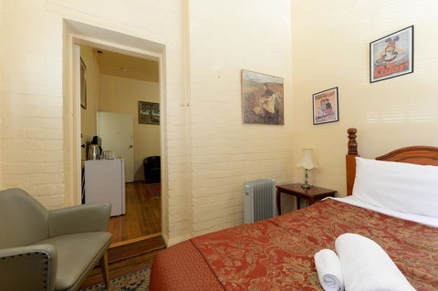 Edinburgh Gallery Bed & Breakfast - Accommodation Sunshine Coast 13