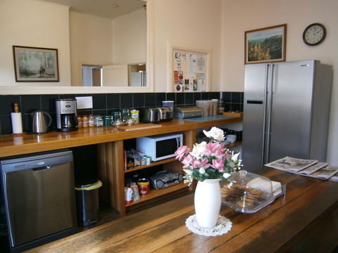 Edinburgh Gallery Bed & Breakfast - Accommodation Sunshine Coast 5
