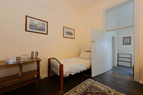 Edinburgh Gallery Bed & Breakfast - Accommodation Sunshine Coast 40