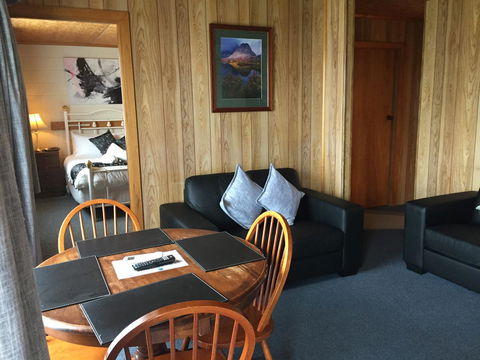 Regatta Point Tavern & Holiday Villas - Accommodation Sunshine Coast 13
