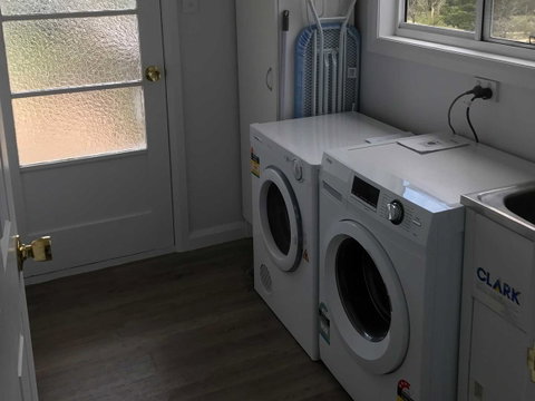 Derby Digs Cottage - Accommodation Sunshine Coast 12