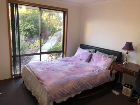 Little Mountain Town - Accommodation Sunshine Coast 1