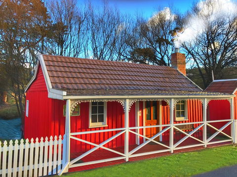 Platypus Playground Riverside Cottage - Accommodation Sunshine Coast 0