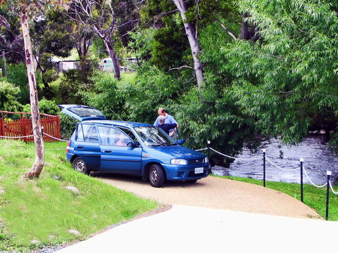 Platypus Playground Riverside Cottage - Accommodation Sunshine Coast 12