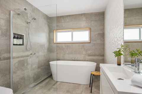 Apartment No 1 - Accommodation Sunshine Coast 3