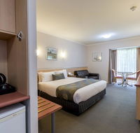 The Waverley International Hotel - Accommodation Sunshine Coast