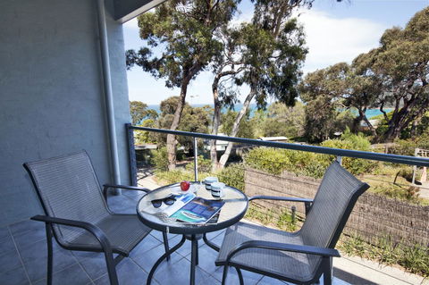 Lorne Surf Apartments - Accommodation Sunshine Coast 2