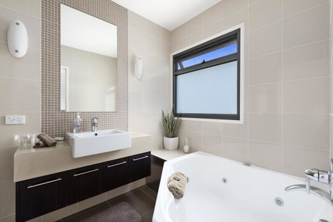 Apollo Bay Cottages - Accommodation Sunshine Coast 8