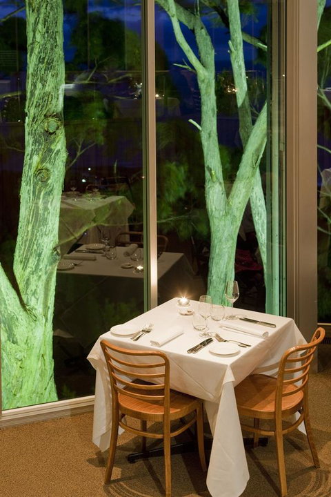 Chris\'s Beacon Point Restaurant & Villas - Accommodation Sunshine Coast 11
