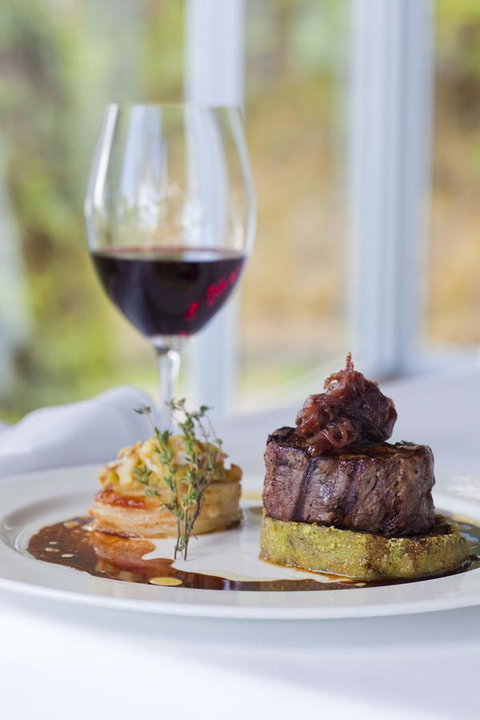 Chris\'s Beacon Point Restaurant & Villas - Accommodation Sunshine Coast 10