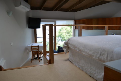 Chris\'s Beacon Point Restaurant & Villas - Accommodation Sunshine Coast 9
