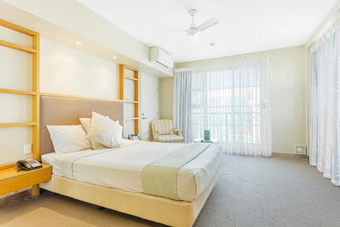 Deep Blue Hotel & Hot Springs - Accommodation Sunshine Coast 18